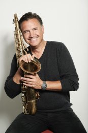 News 16.4.26 - Stephan Frommer leitet die Musikschule Region Flughafen. Sie wurde 1968 als Musikschule Kloten gegründet und hat ihr Gebiet laufend erweitert – im August 2023 auch nach Opfikon. Bild zvg.